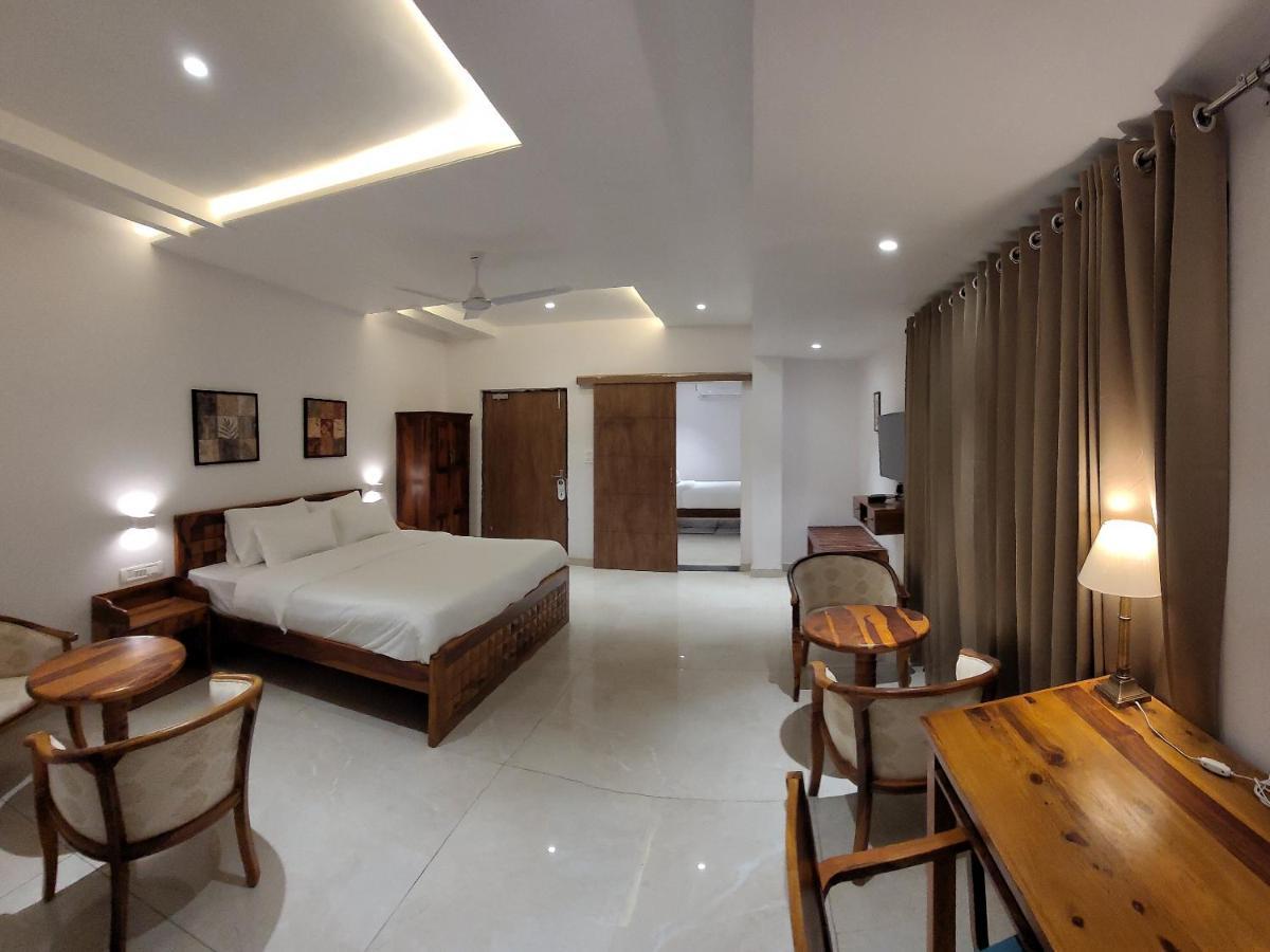 Aura Gold Resort Udaipur Exterior foto