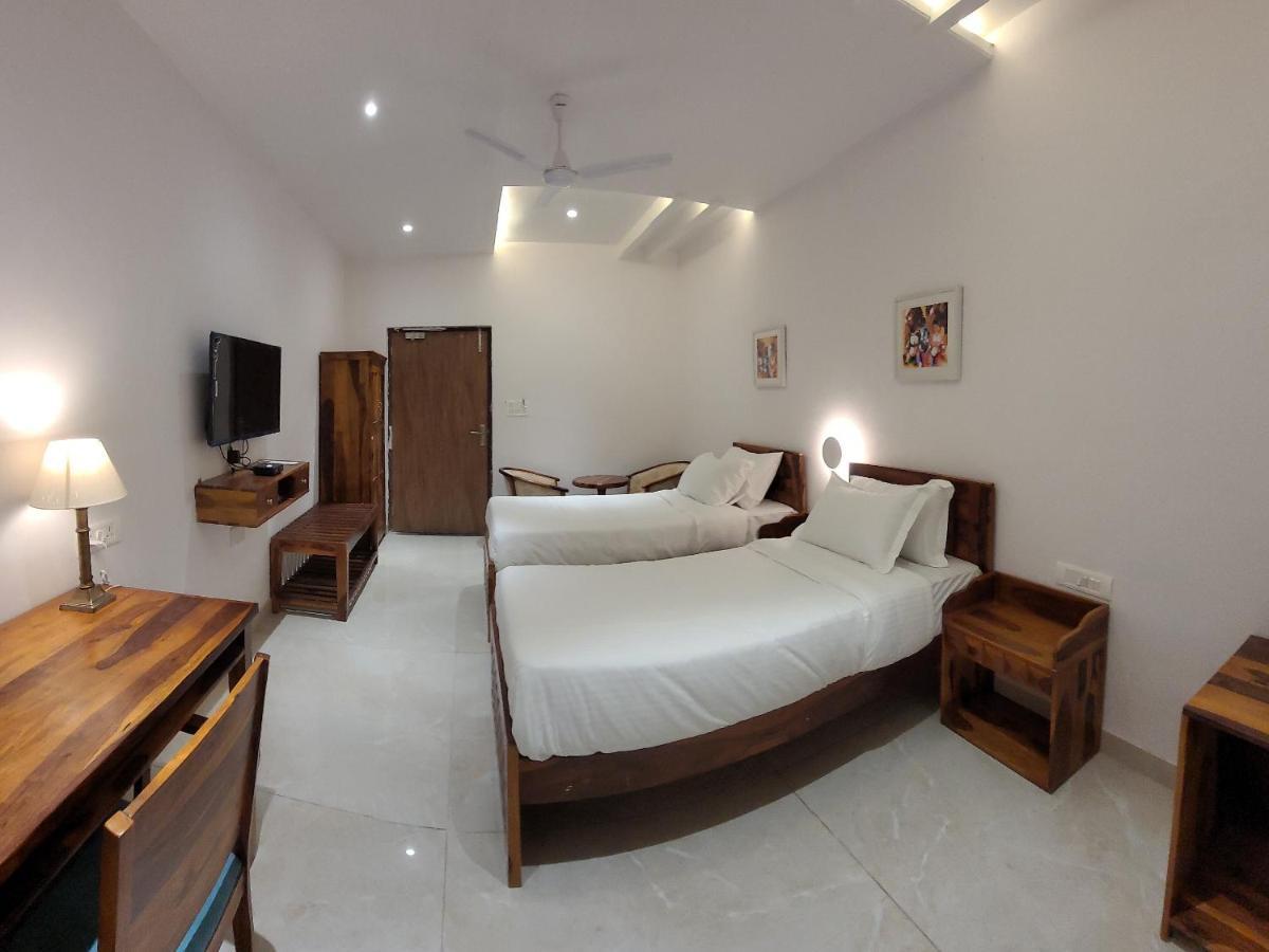 Aura Gold Resort Udaipur Exterior foto